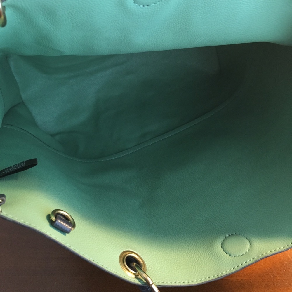 Women’s Purse - Picture 3 of 6
